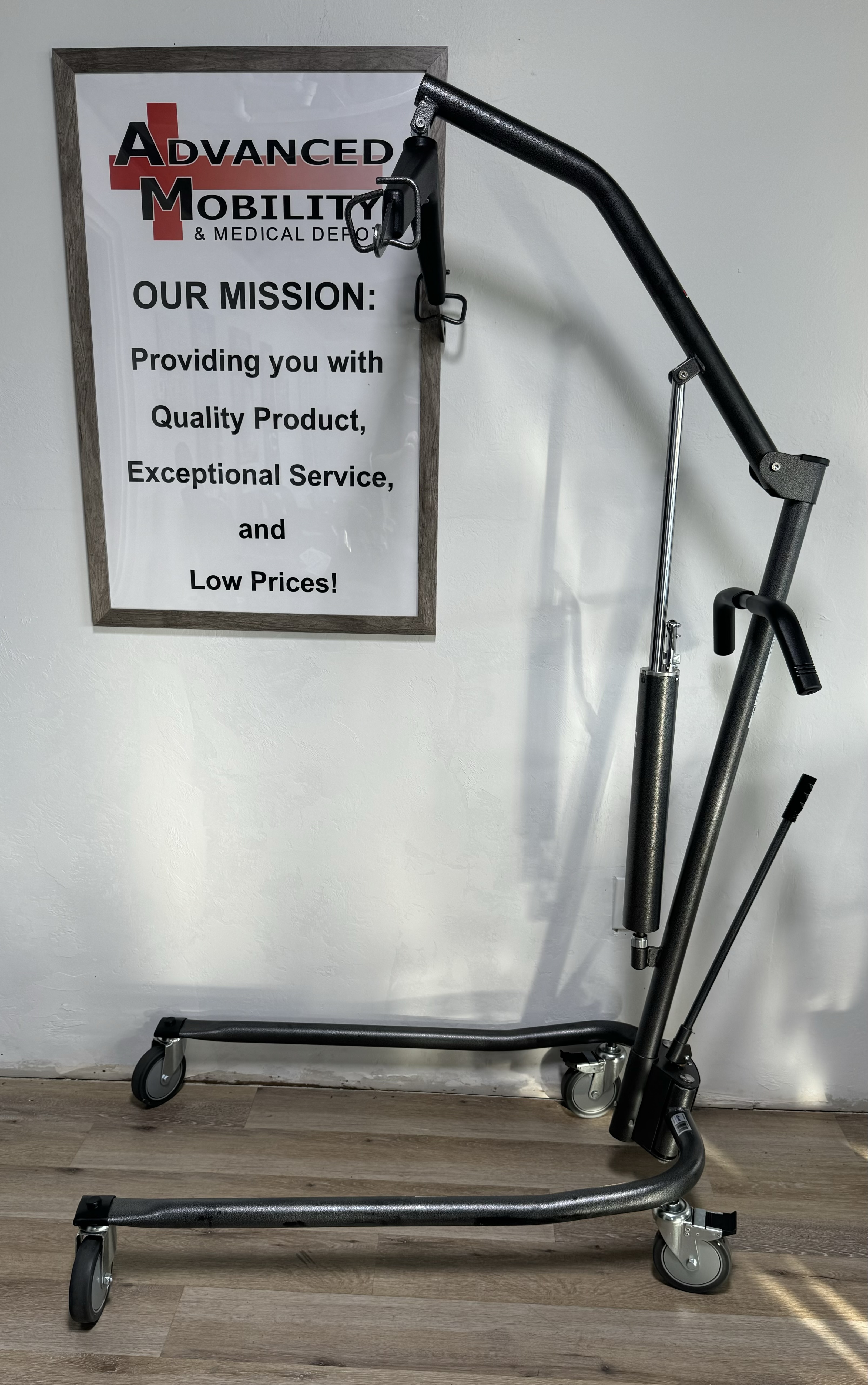 USED 13023SV DRIVE HYDRAULIC DELUXE SILVER VEIN PATIENT LIFT