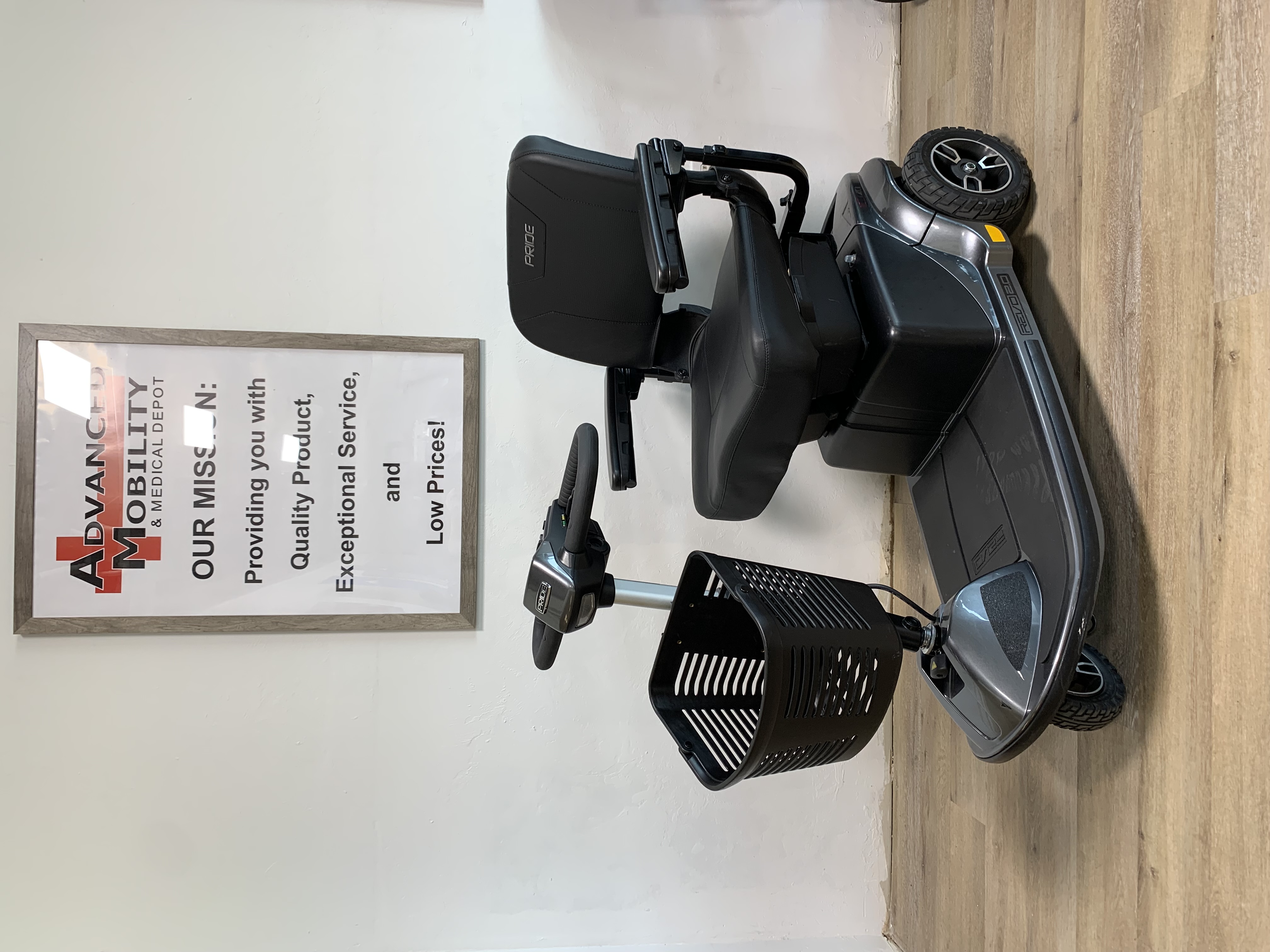 REVO 3 psL3-0013 serial SJ234621043HF0(Rev 06-03-24) Used S66 REVO 2.0 3 wheel scooter